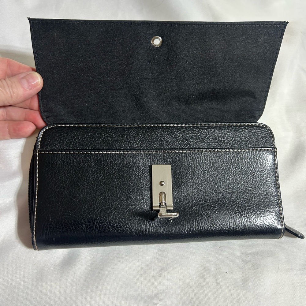Liz Claiborne Black Leather Wallet NEW Multiple Compartments